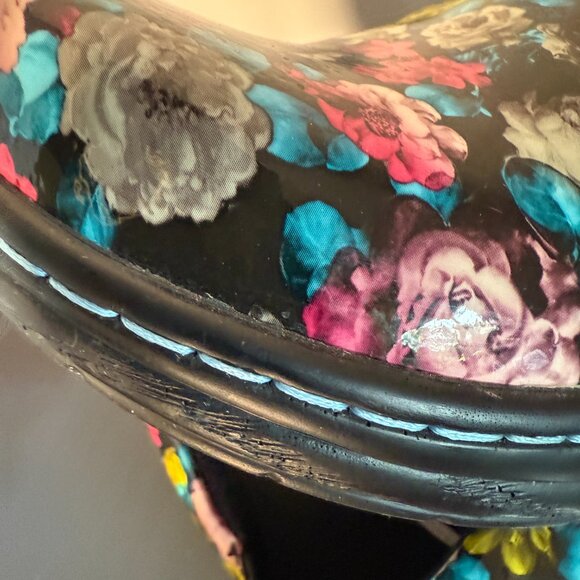 Klogs Women's Shoes Black with Colorful Flowers Size 8M Aqua Thread Detail - Picture 9 of 10